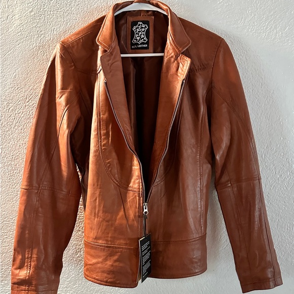 A Leather Jacket - Picture 3 of 6